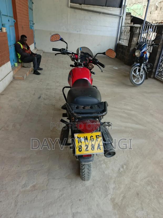 Bajaj Boxer 150 UG 2024 Red