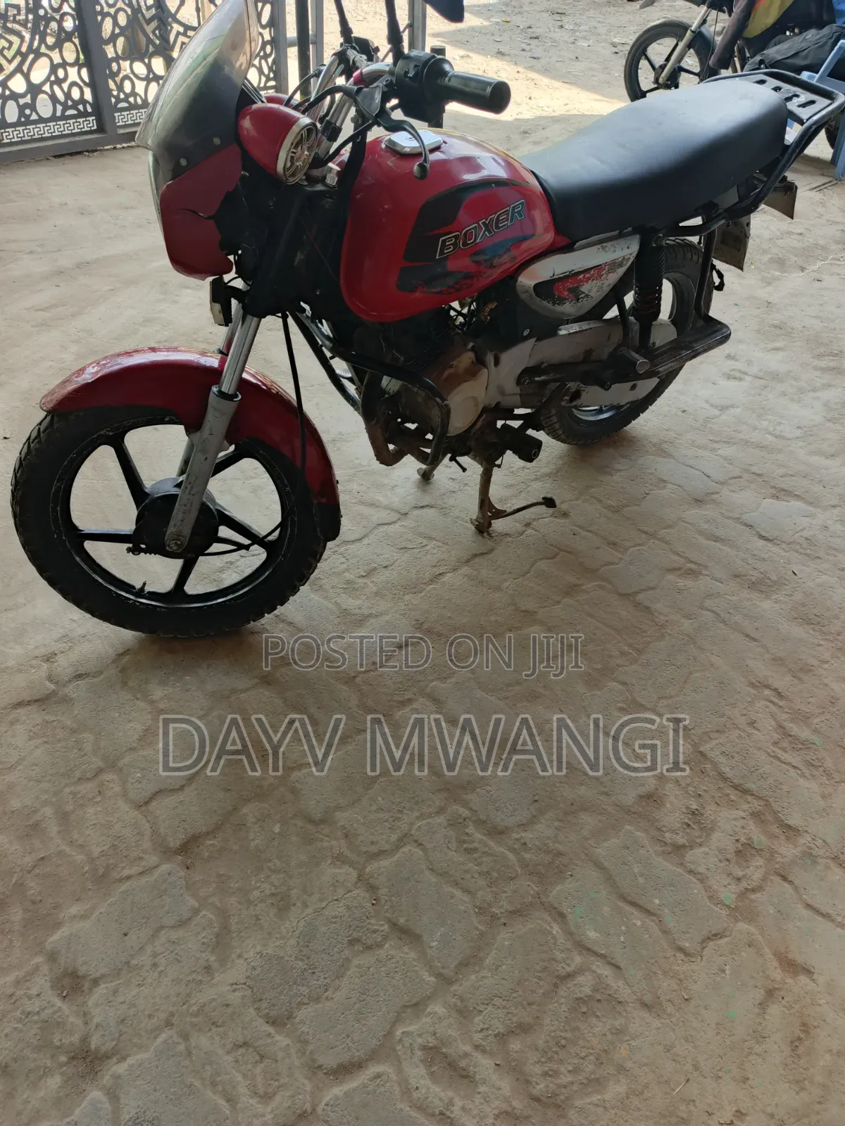 Bajaj Boxer 150 UG 2024 Red