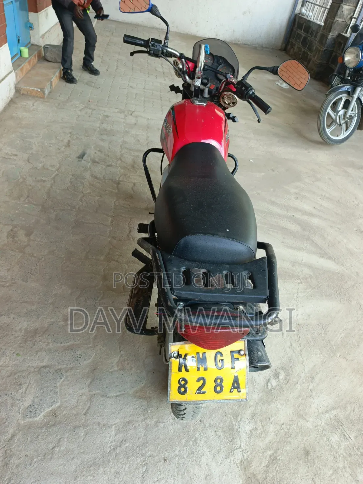 Bajaj Boxer 150 UG 2024 Red