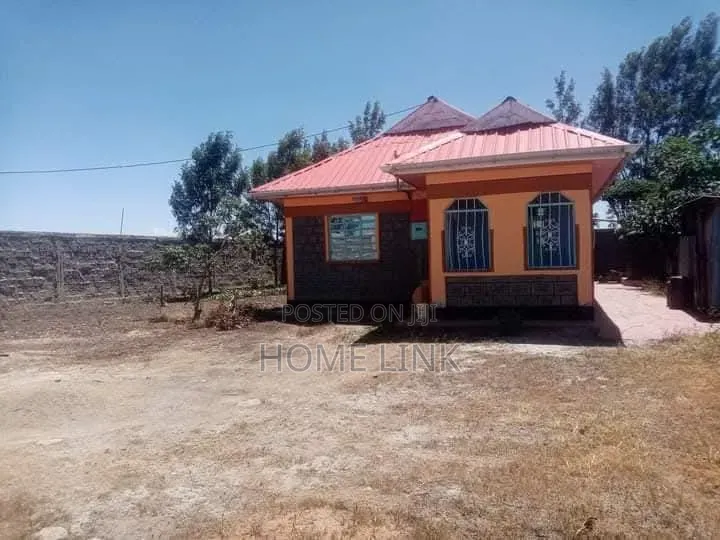 3bdrm Bungalow in Ruai, Kamakis for rent
