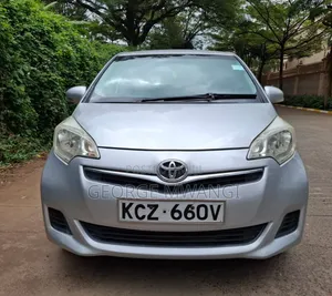 Toyota Ractis 2013 Silver