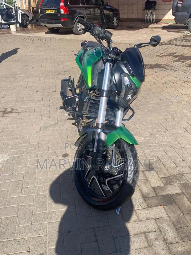 Bajaj Dominar 400 2022 Green - thumbnail 2