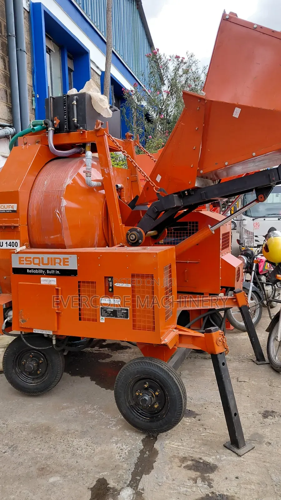 Esquire Nu1400 Diesel Self-Loading Mixing Machine 700l.