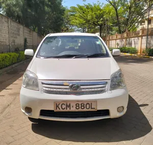 Toyota Raum 2010 White