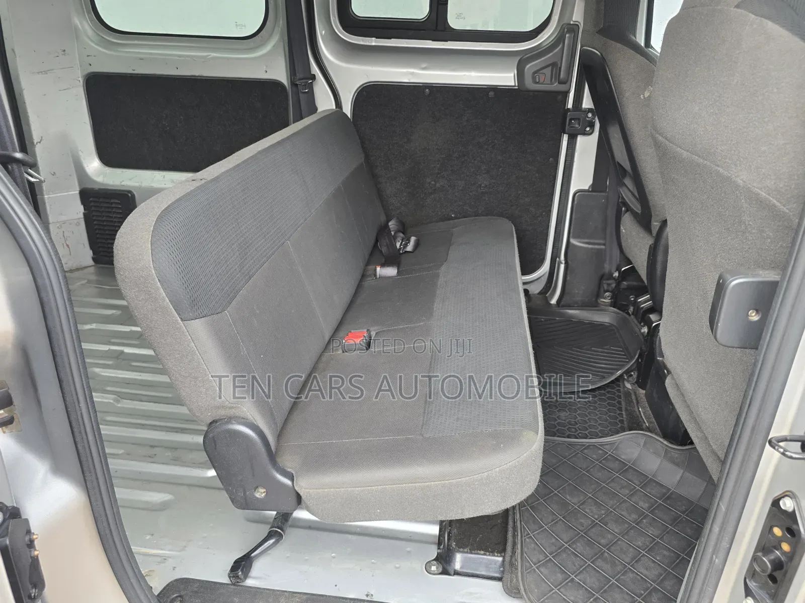 Nissan NV200 2018 Silver