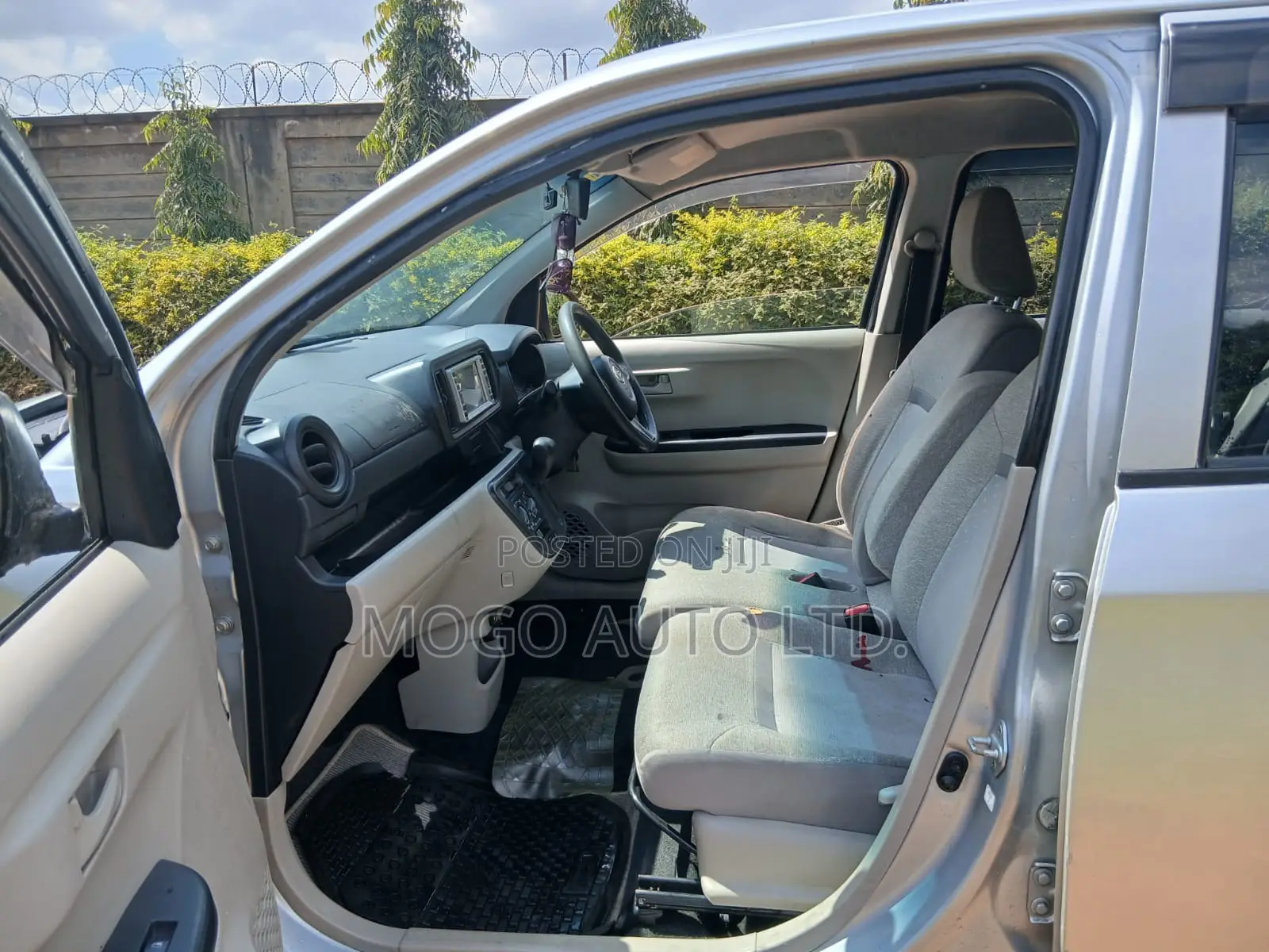 Daihatsu Boon 2017 Silver