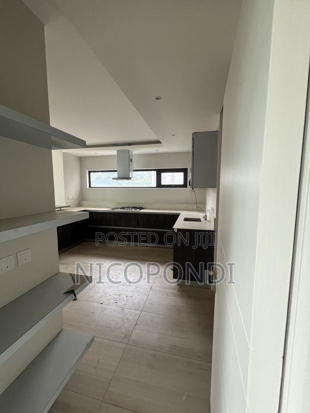 4bdrm Apartment in Lavington for sale - thumbnail 9