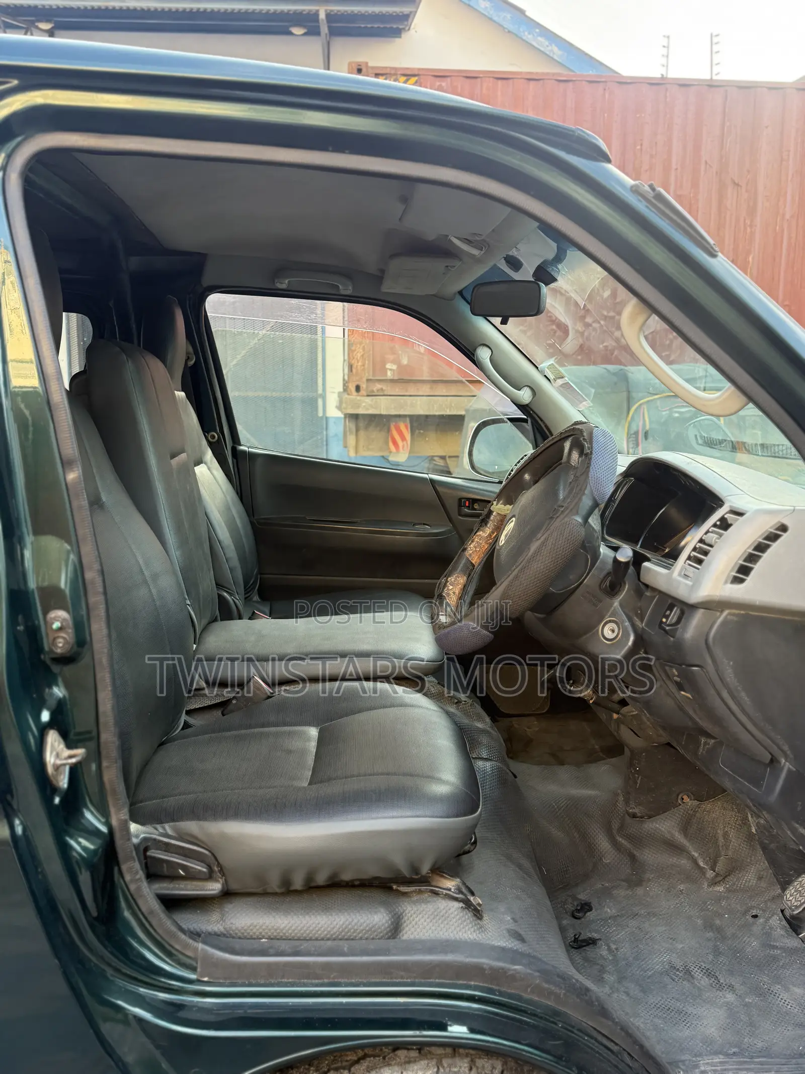 Toyota HiAce SV Premium 2013 Green