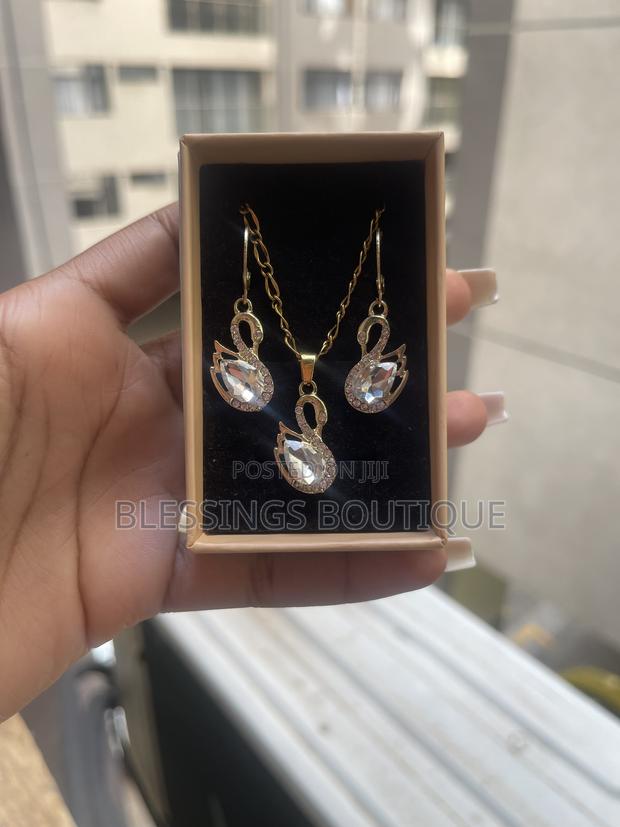 Gold Plated Swan Neckalce and Earrings Set - thumbnail 3
