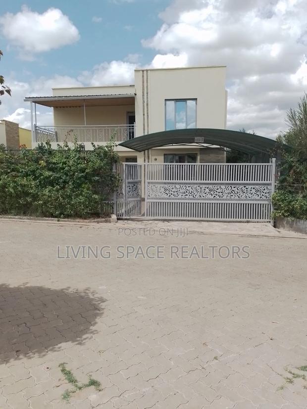 4bdrm Maisonette in Twinfalls Estate, Joska for rent