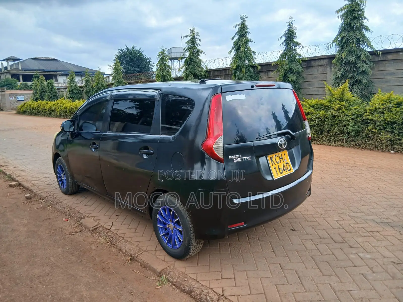 Toyota Passo Sette 2009 Black
