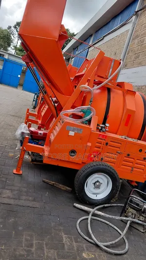 Commercial Rdcm350 Diesel Self-Loading Mixing Machine.
