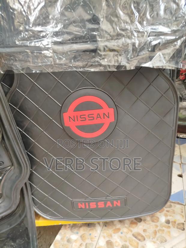 Nissan Branded Heavy Rubber Floormat - thumbnail 2