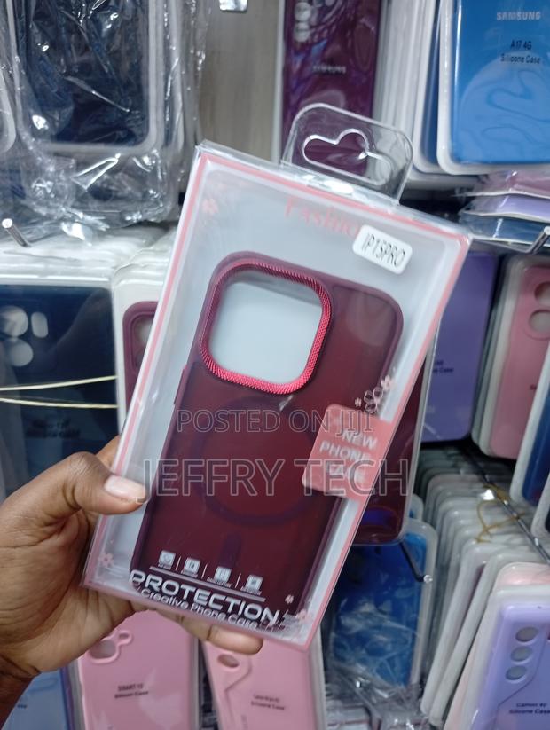 iPhone 15 Pro Burgundy Matte Translucent Magsafe Case - thumbnail 2