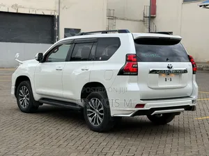 Toyota Land Cruiser Prado 2019 White