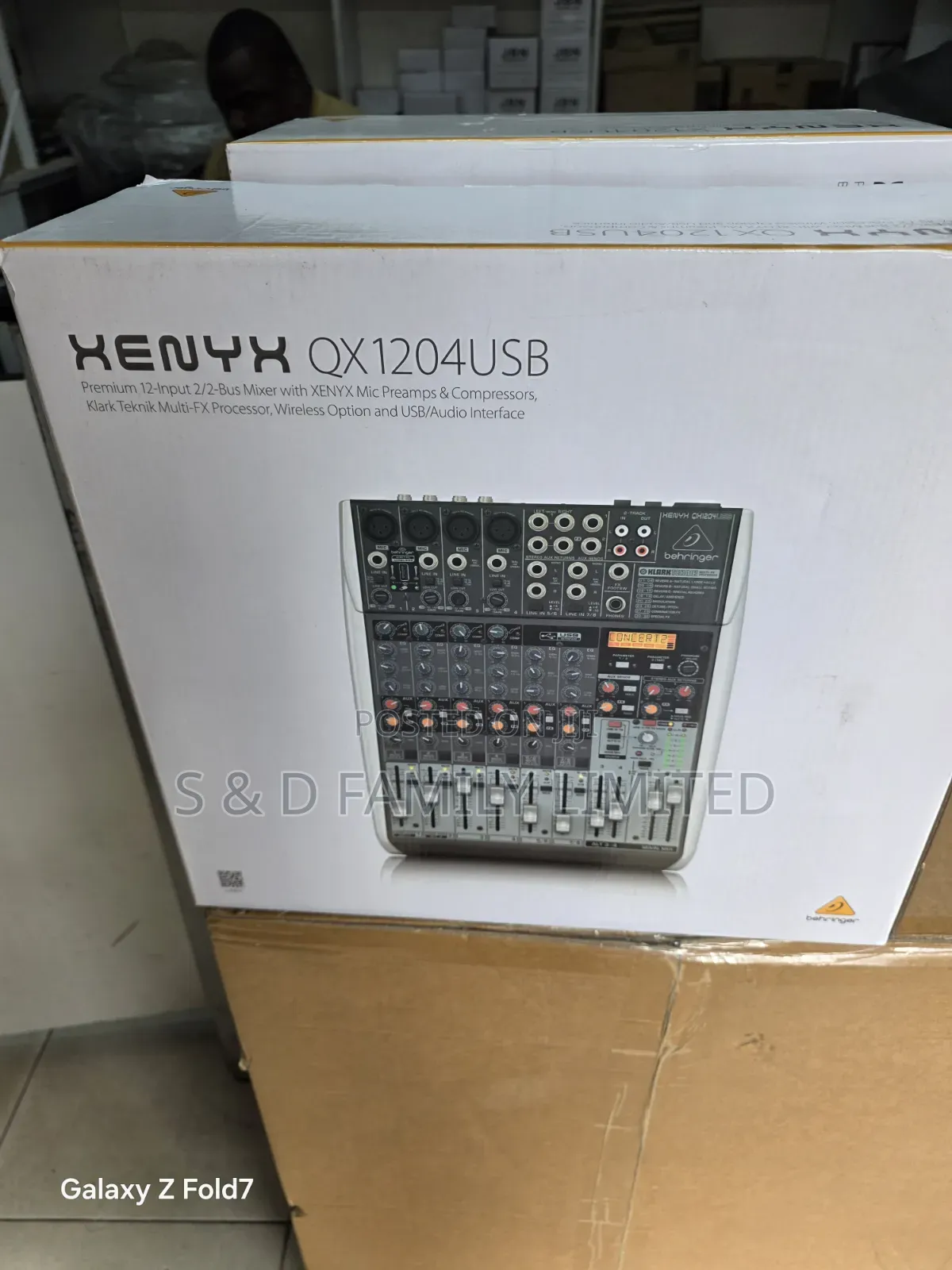 Behringer Xenyx Qx1204usb Plain Mixer