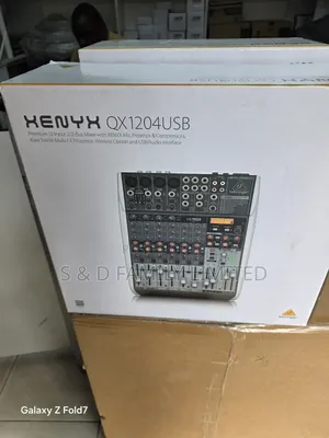 Behringer Xenyx Qx1204usb Plain Mixer
