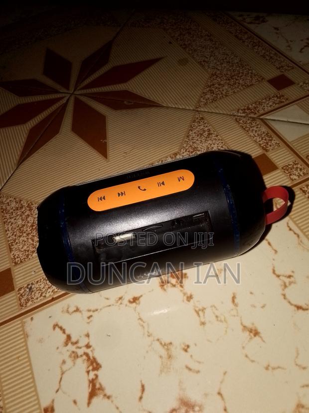 Wster Ws-1827 Portable Bluetooth Speaker - thumbnail 2