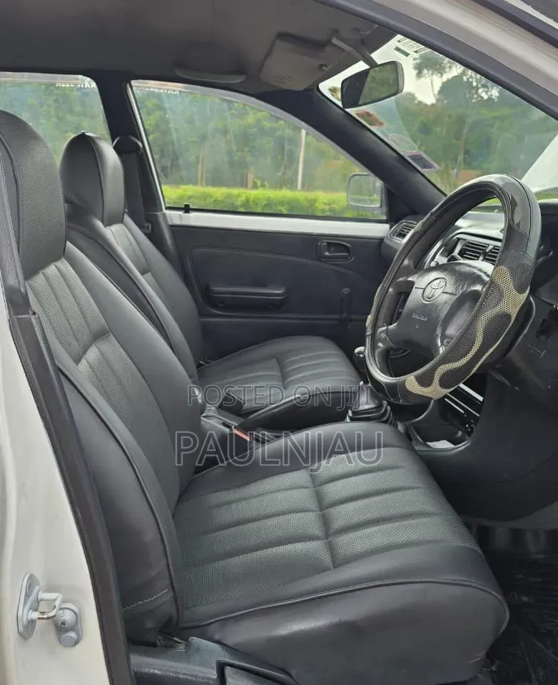 Toyota Corolla 2000