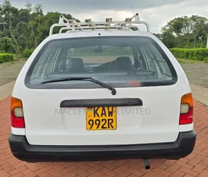 Toyota Corolla 1999 White