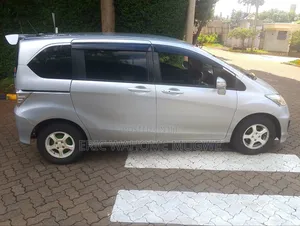 Honda Freed 2015 Silver