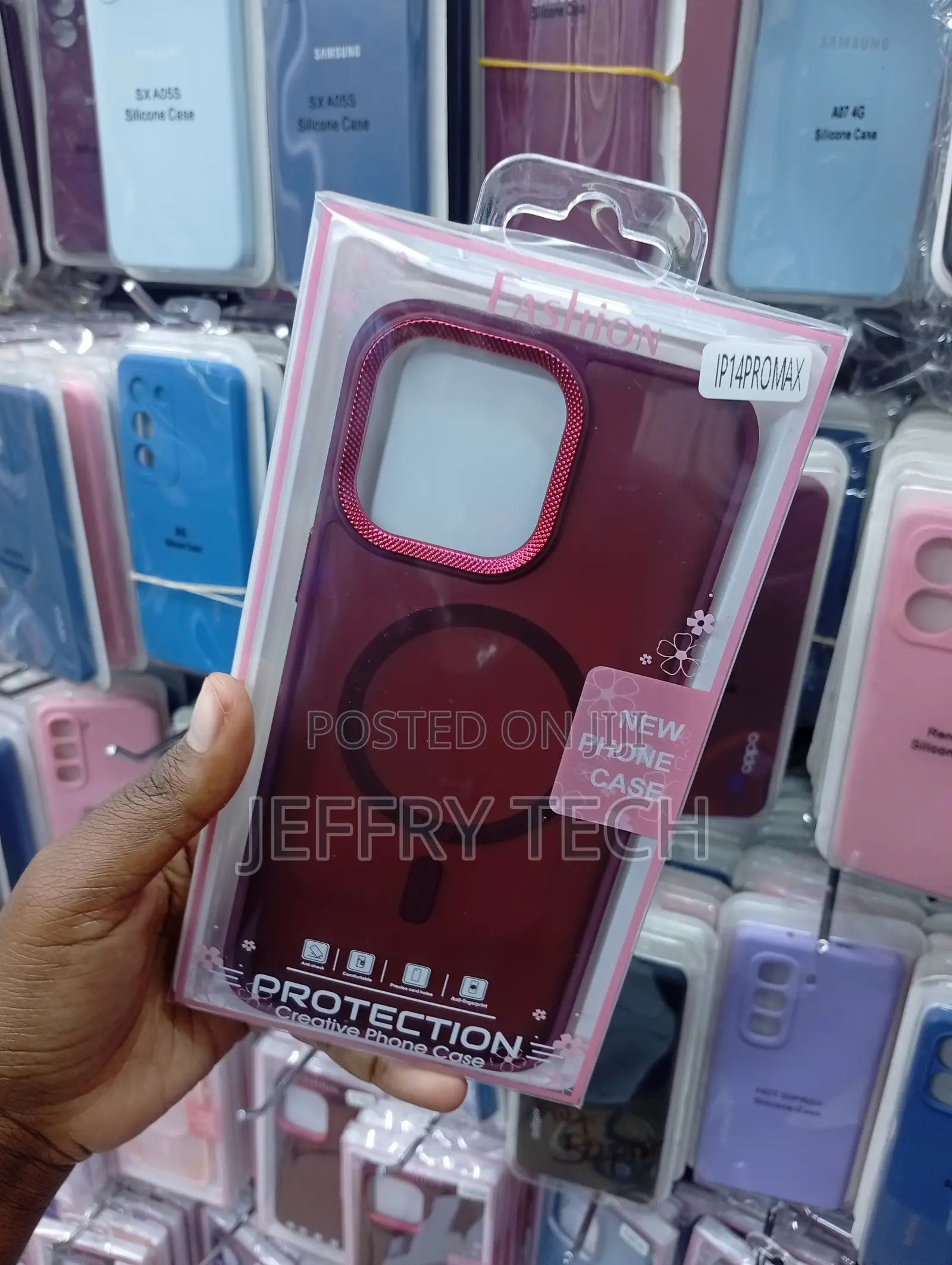 Ip14promax Maroon/Dark Red Translucent Magsafe Cover