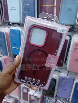 Ip14promax Maroon/Dark Red Translucent Magsafe Cover