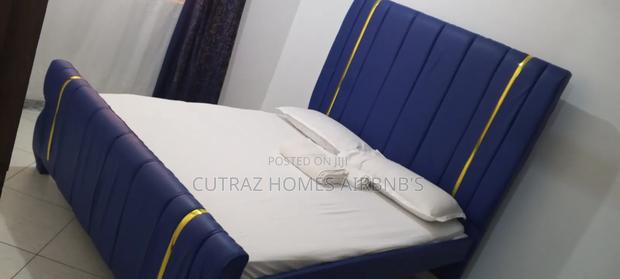 Dulux Executive Vip Studio/ Bed Seater