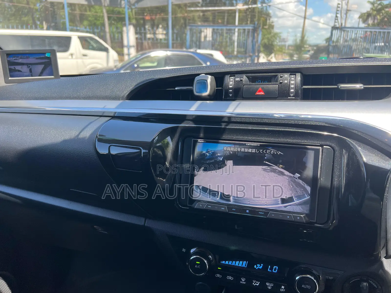 Toyota Hilux 2020 Pearl