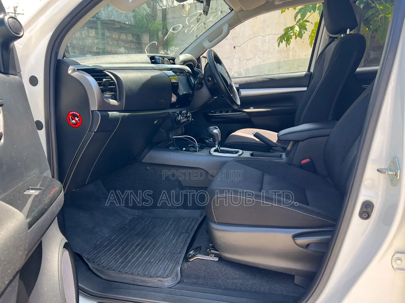 Toyota Hilux 2020 Pearl