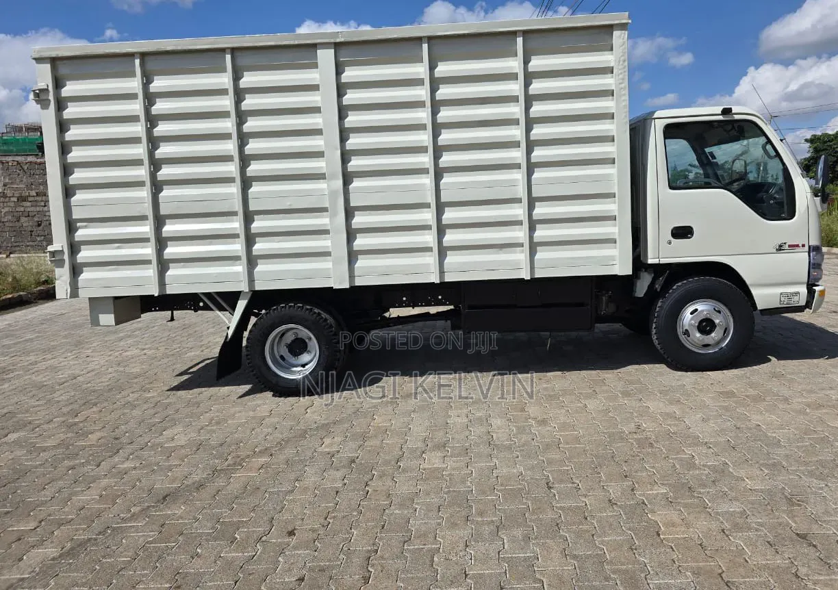 Isuzu NKR Cover Body
