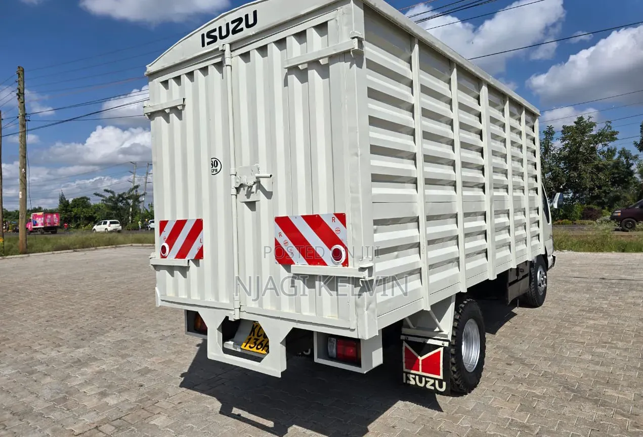 Isuzu NKR Cover Body