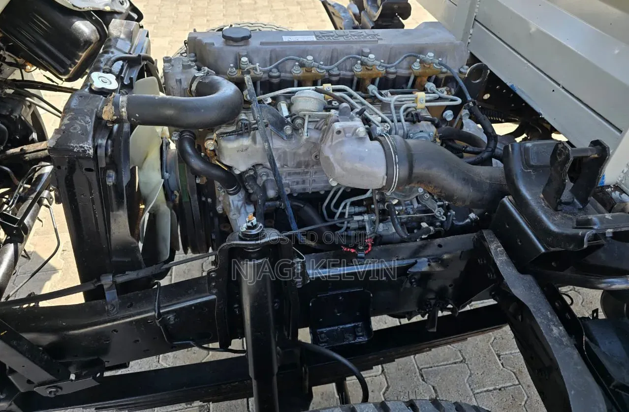 Isuzu NKR Cover Body