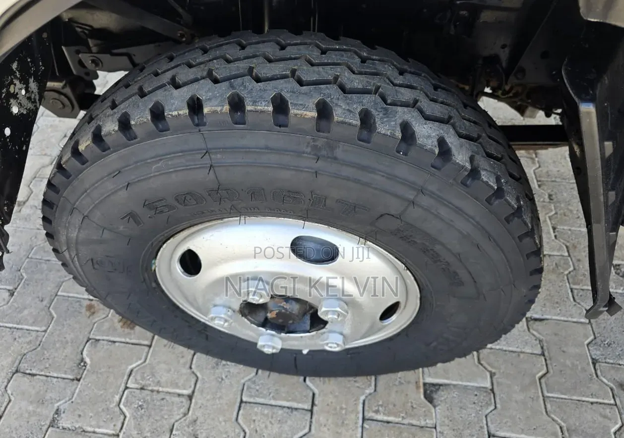 Isuzu NKR Cover Body