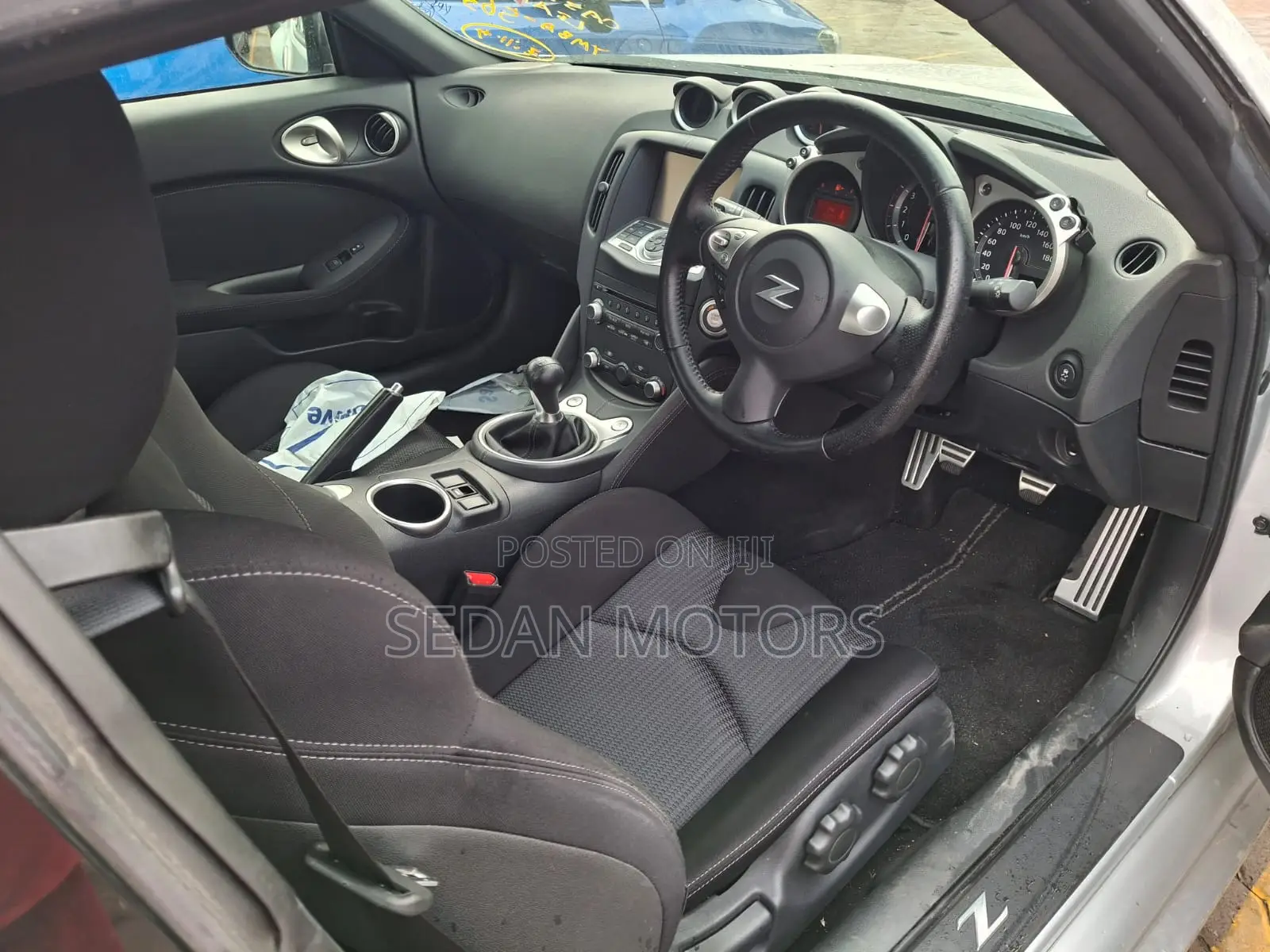 Nissan Fairlady 2019 Silver