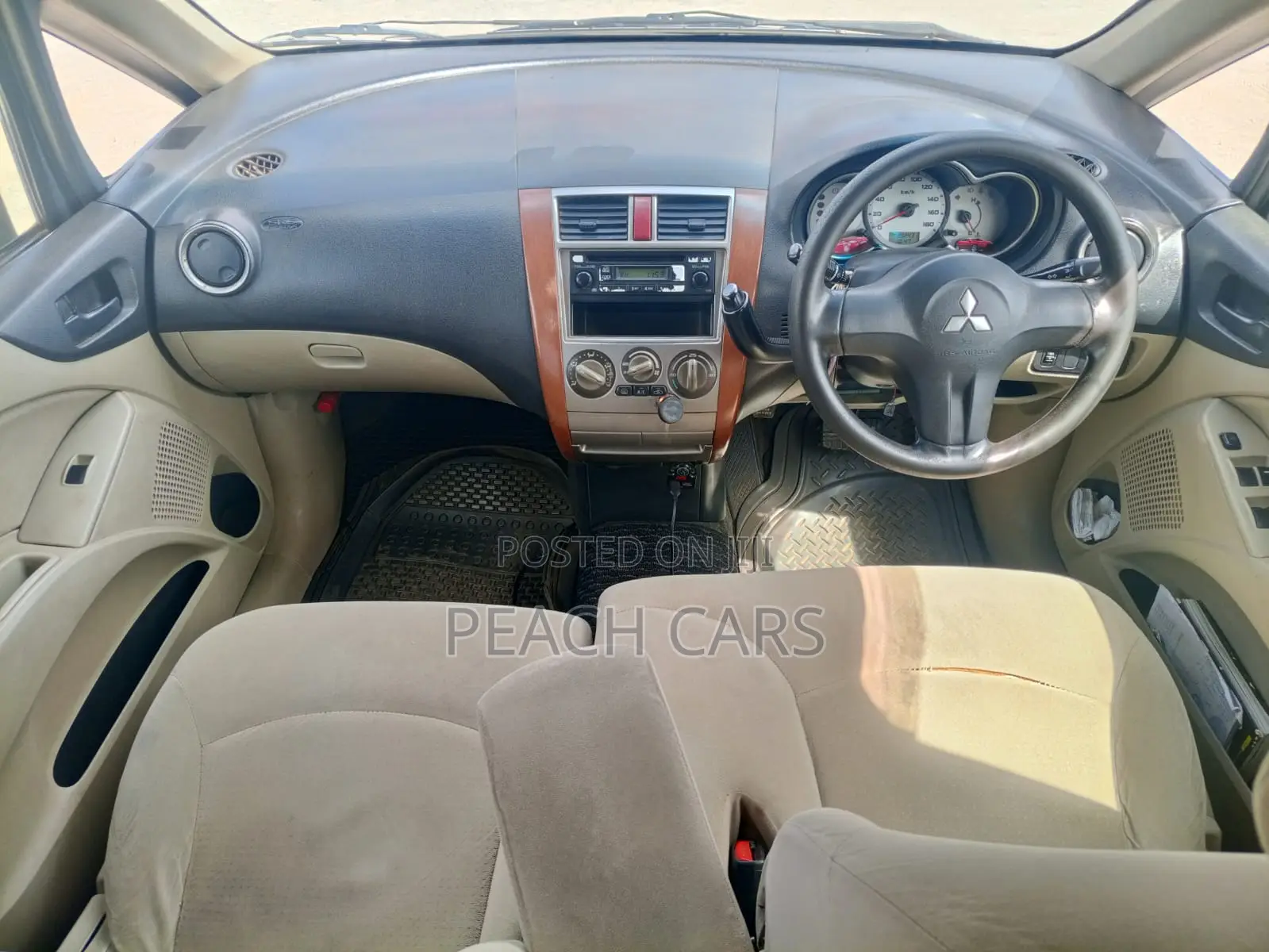 Mitsubishi Colt 2010 Silver