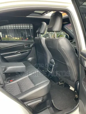 Toyota Harrier 2018 White