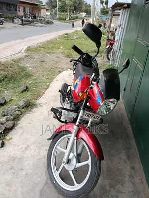 Bajaj Boxer 125 2023 Red