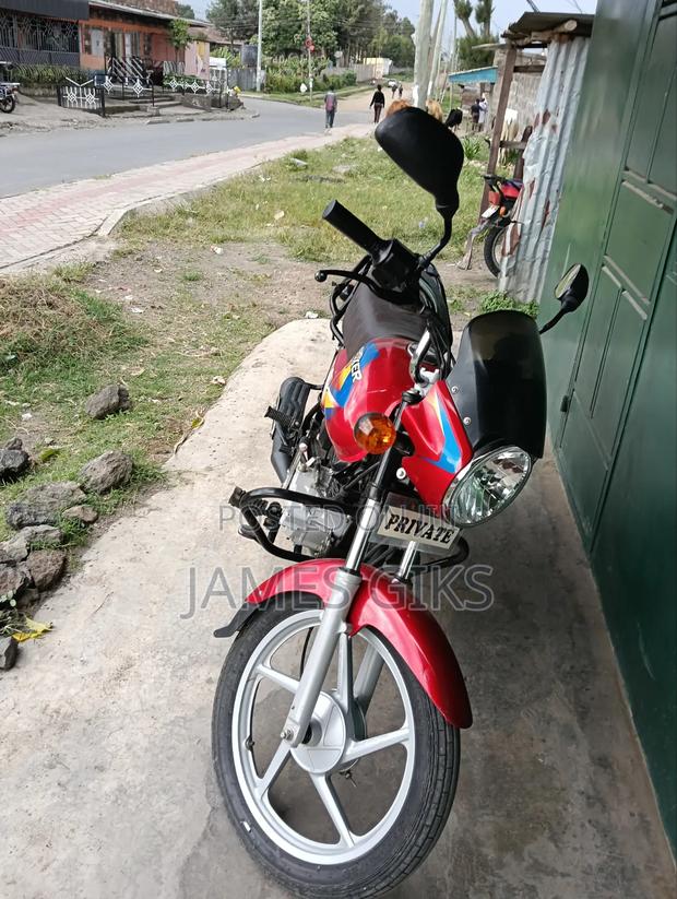 Bajaj Boxer 125 2023 Red