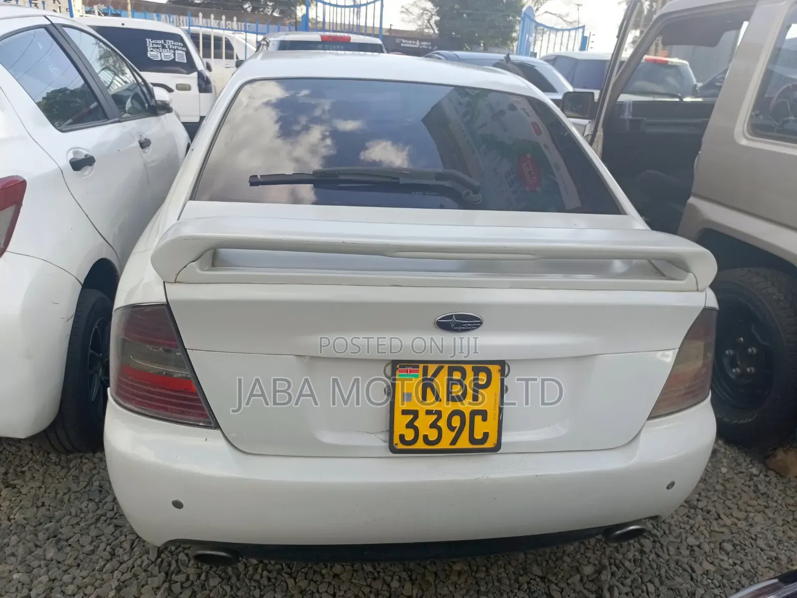 Subaru Legacy 2004 White