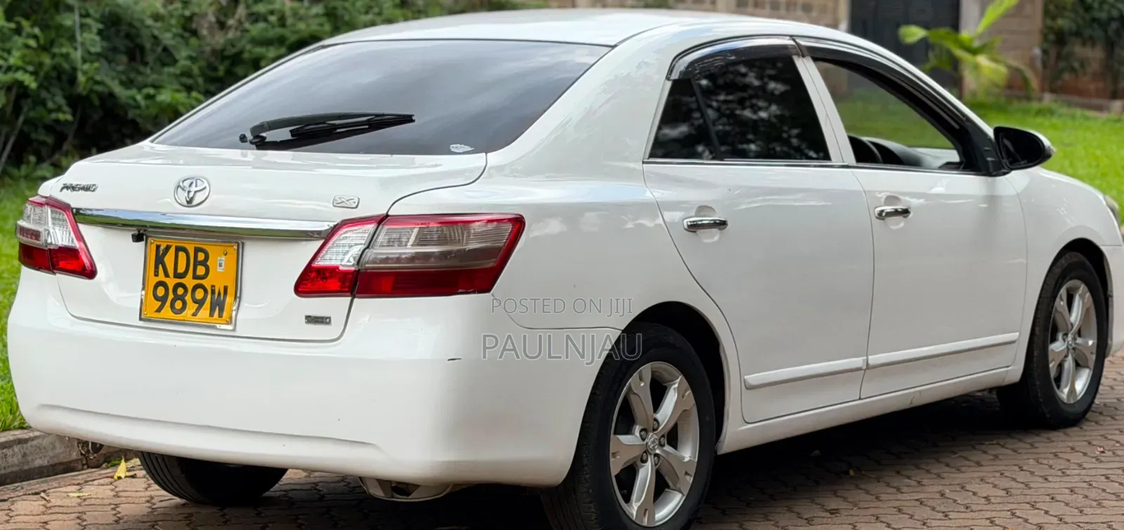 Toyota Premio 2013