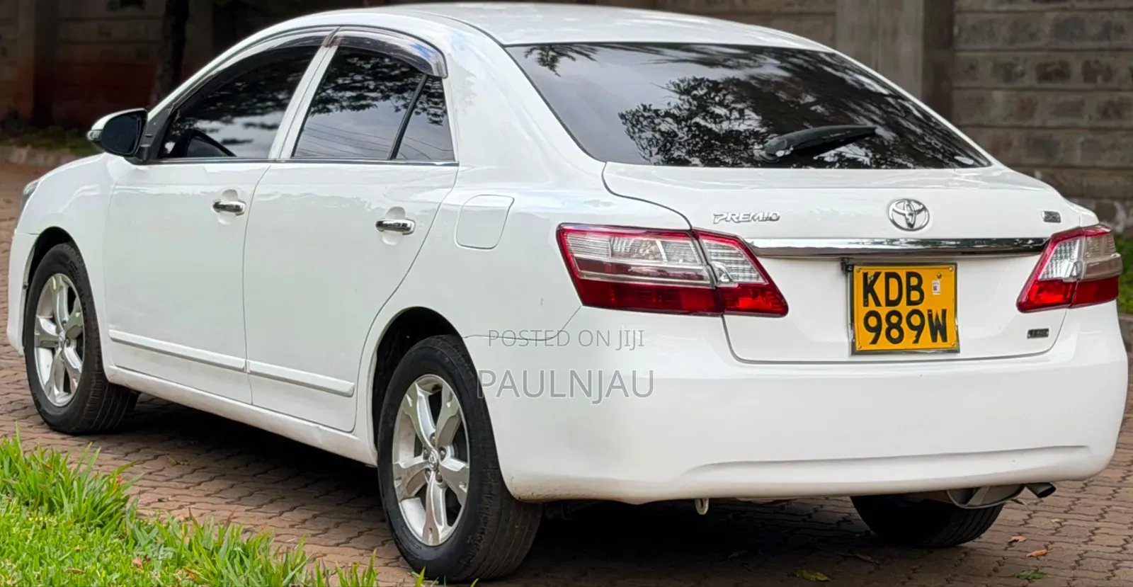 Toyota Premio 2013