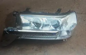 Headlight Land Cruiser V8 200 Series Xenon