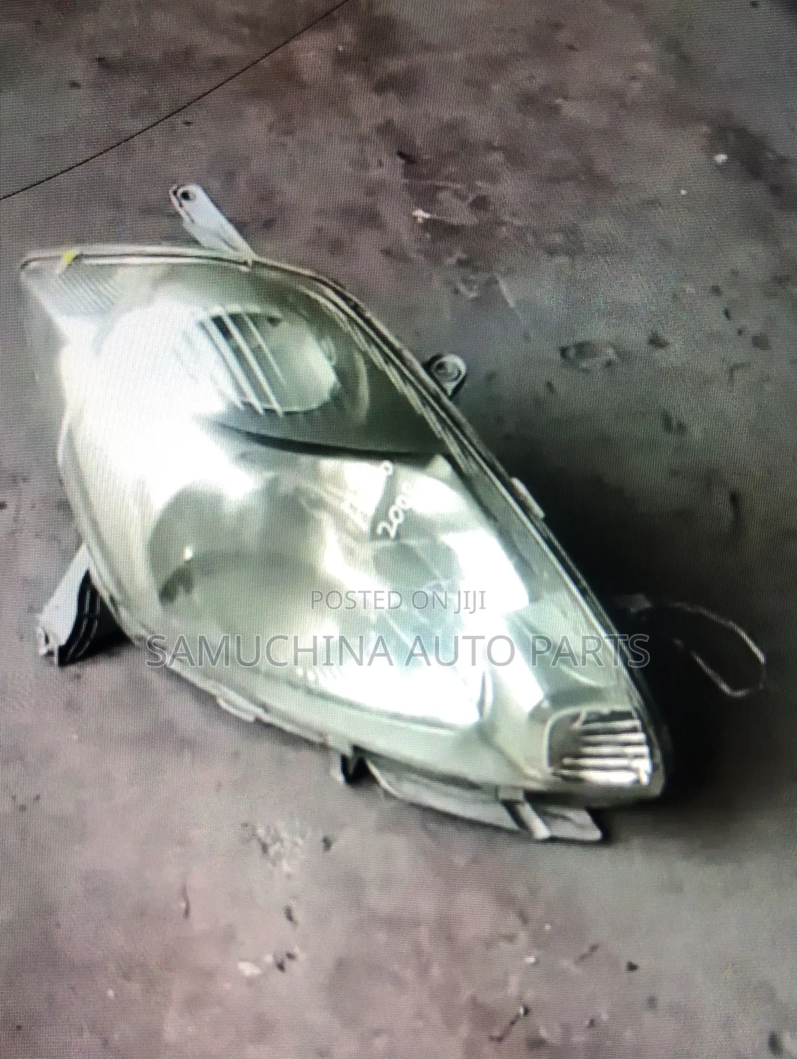 Headlight Toyota Passo