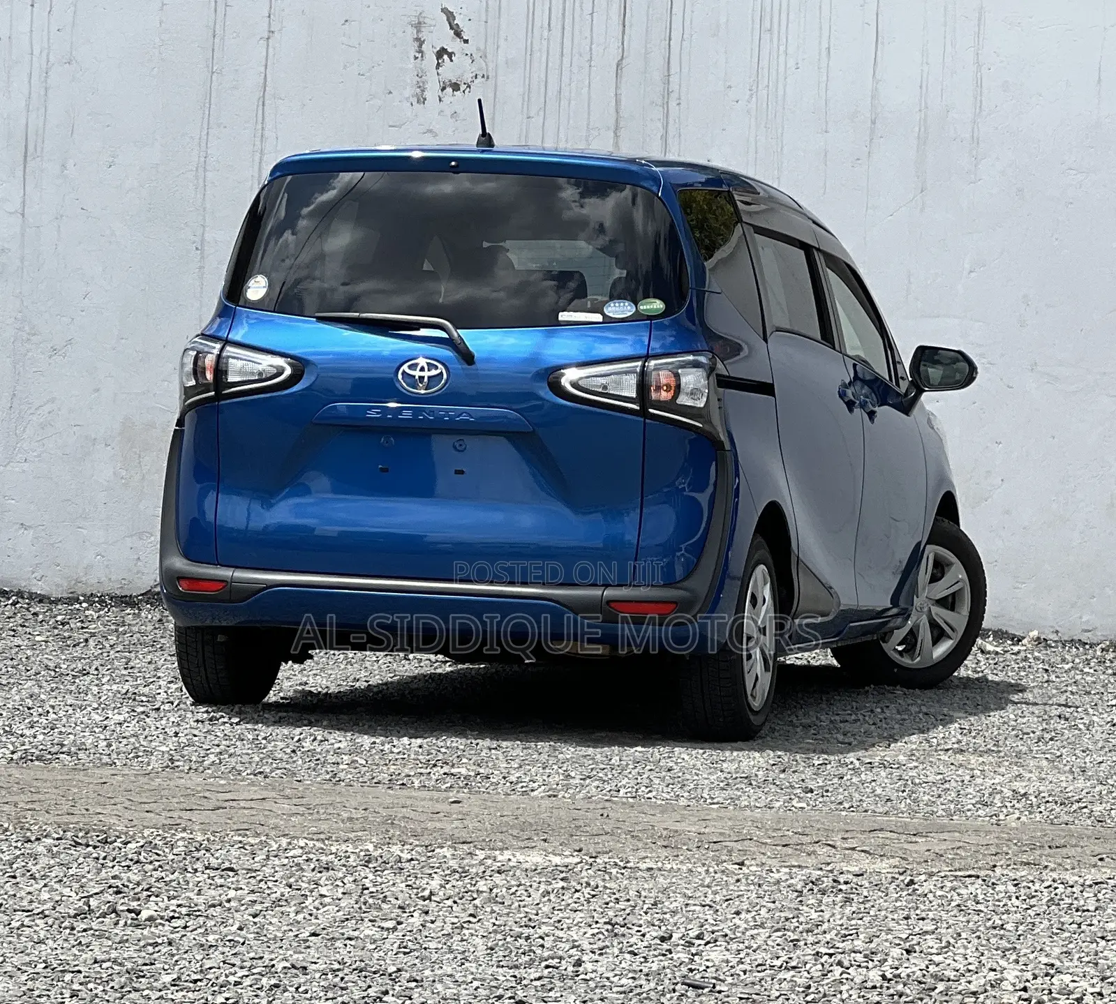 Toyota Sienta 1.5 FWD 2018 Blue