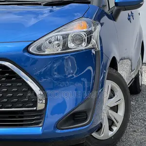 Toyota Sienta 1.5 FWD 2018 Blue