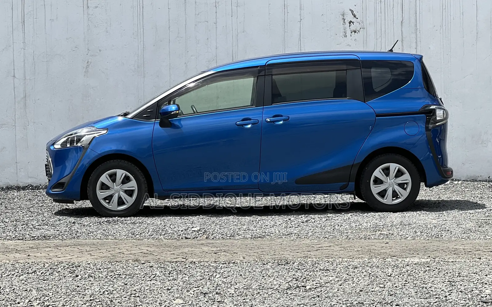 Toyota Sienta 1.5 FWD 2018 Blue