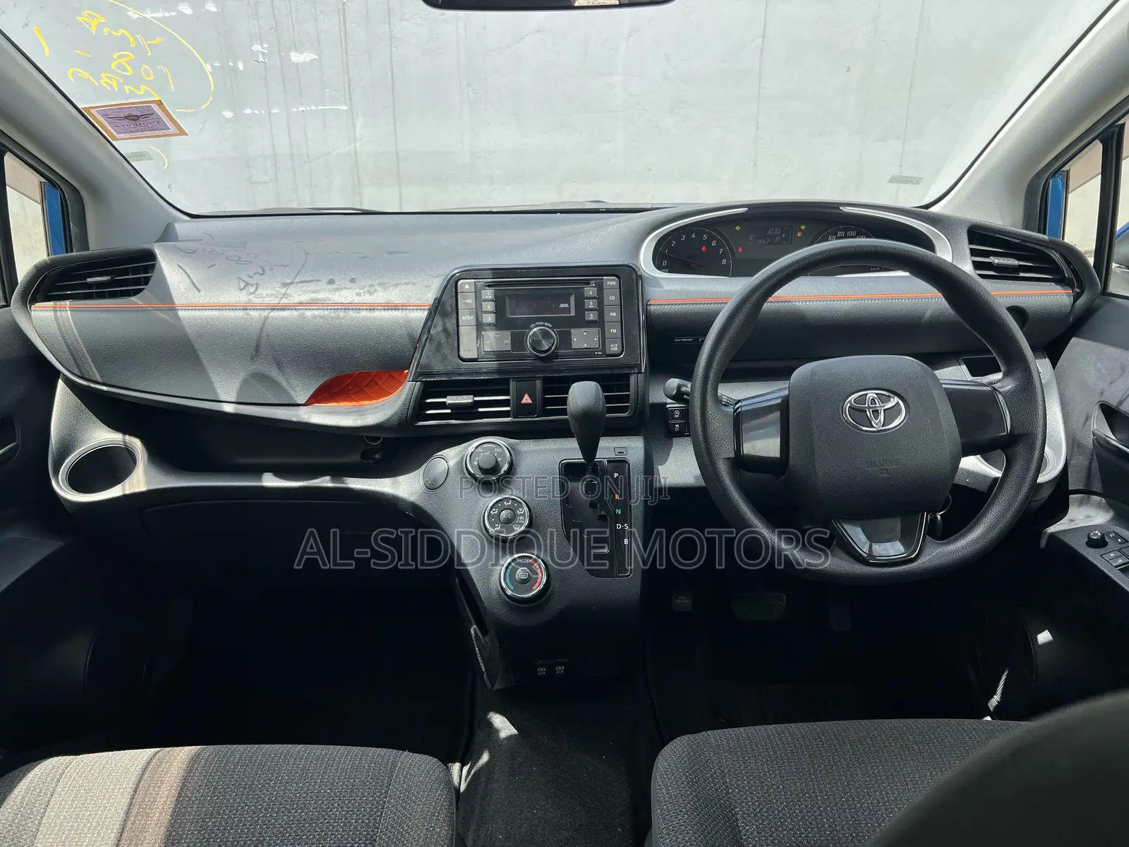 Toyota Sienta 1.5 FWD 2018 Blue