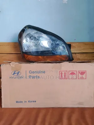 Head Lamp Right Hyundai Tucson (Genuine)