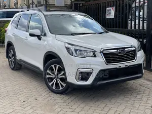 Subaru Forester Premium AWD 2019 White